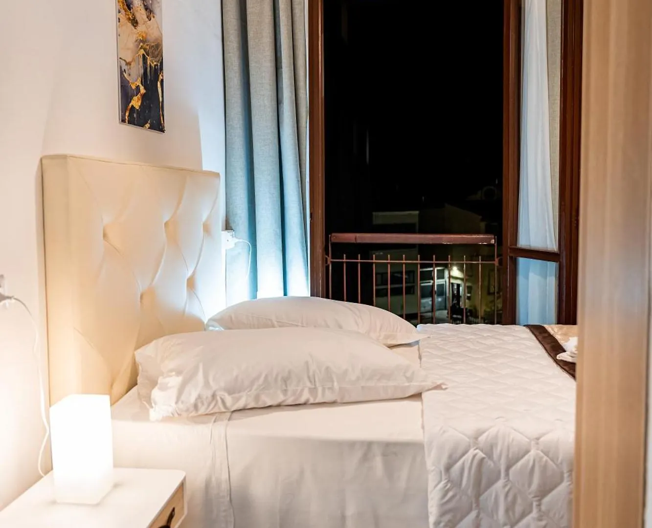 Florence Rooms Novella ゲストハウス